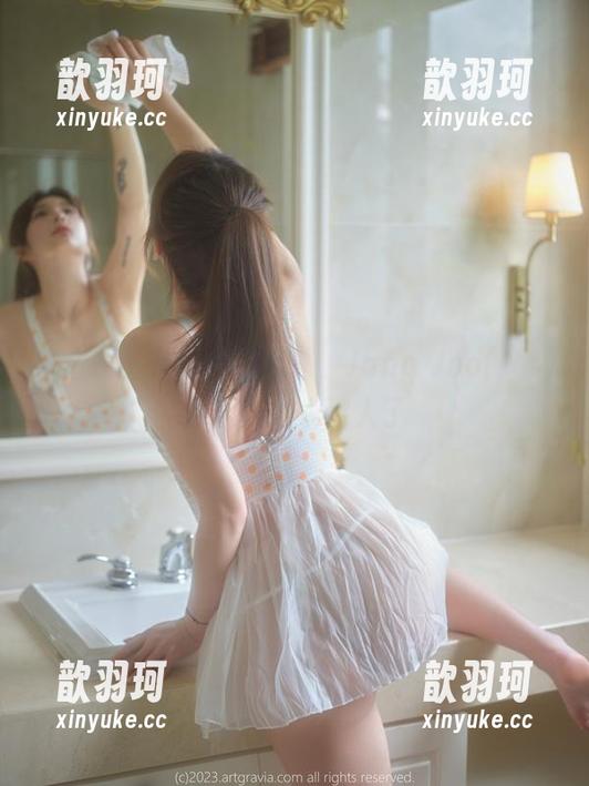 只想在这张图片里沉迷，Jang Joo(장주)泳池真是太迷人了